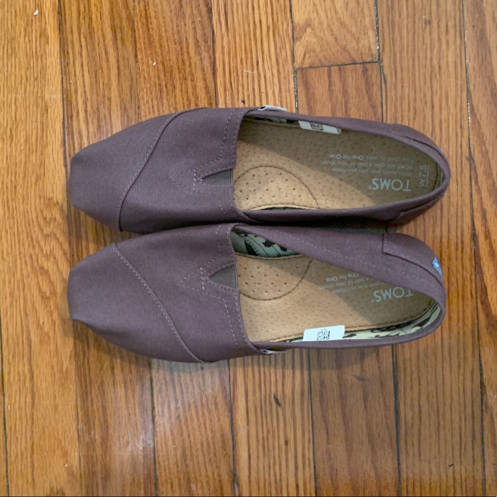Toms Flats- NWOT